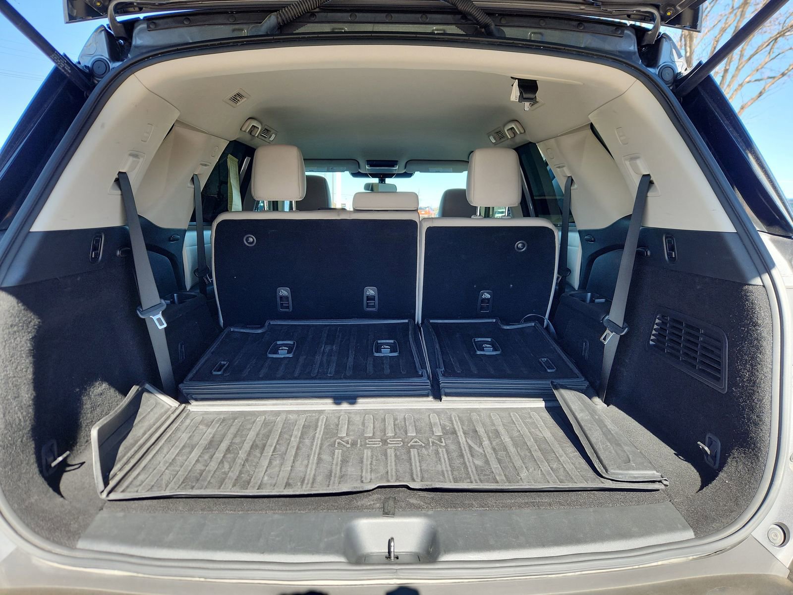 Used 2023 Nissan Pathfinder SV w/ Cargo Package image 13