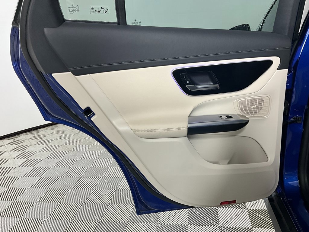 Used 2024 Mercedes-Benz GLC 300 4MATIC image 26