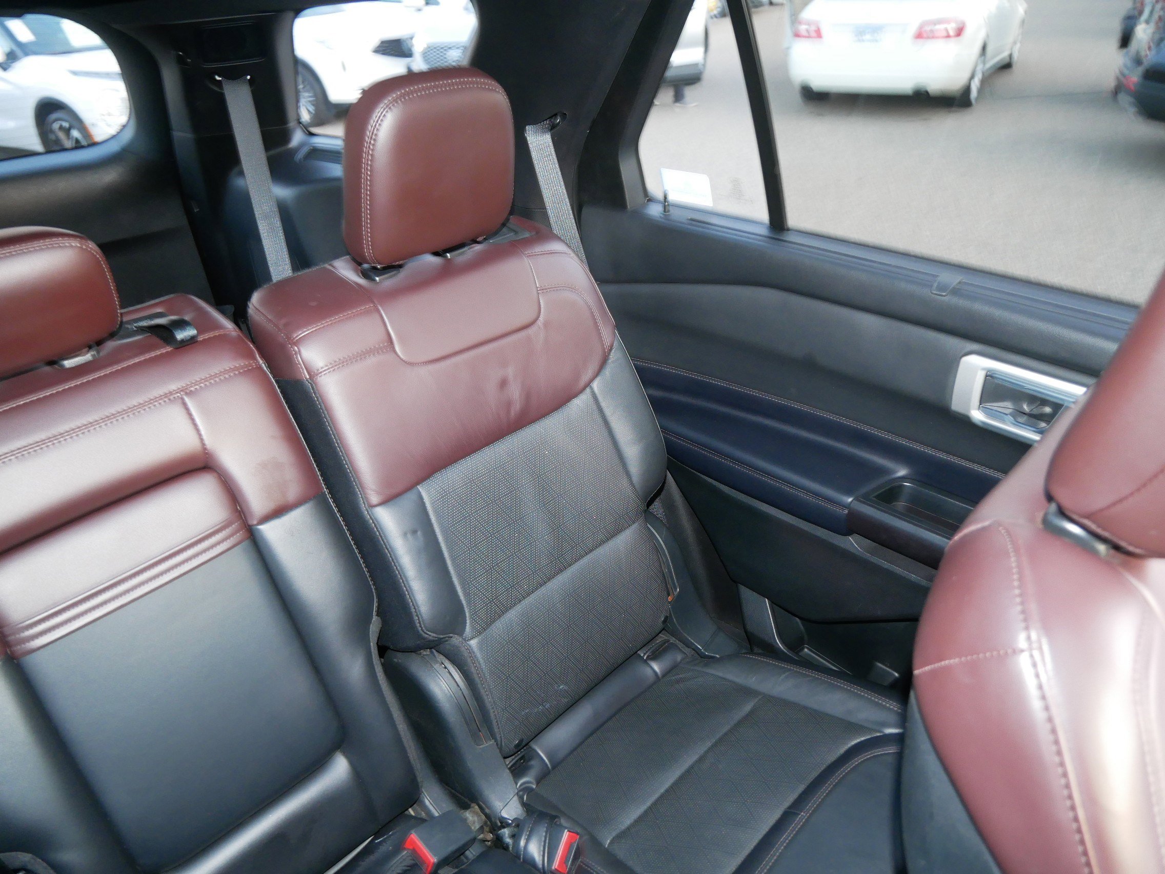 Certified 2020 Ford Explorer Platinum w/ Premium Technology Package image 14