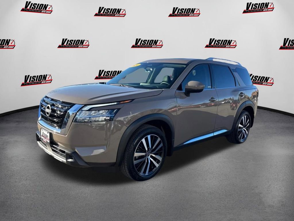 Used 2024 Nissan Pathfinder Platinum w/ Cargo Package