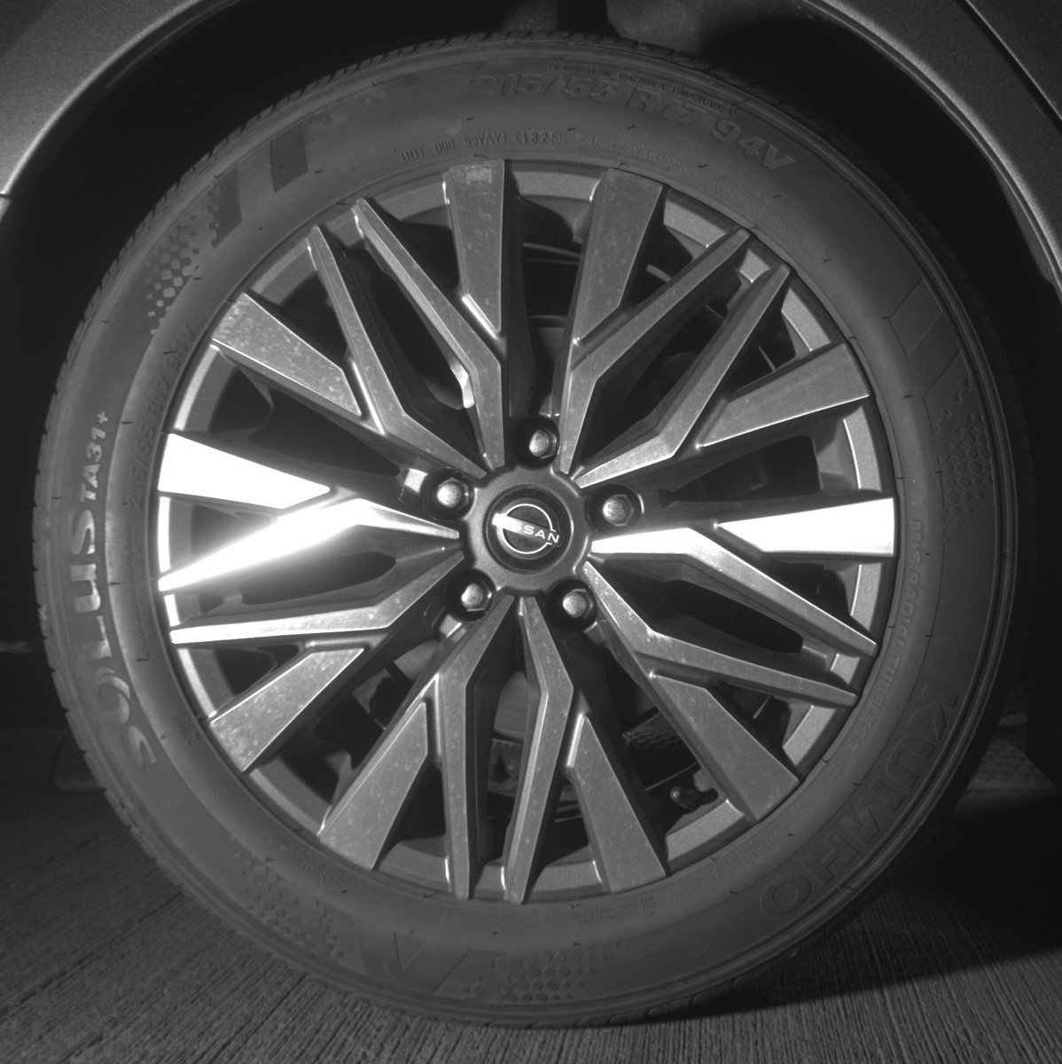 Used 2025 Nissan Altima 2.5 SV FWD image 15