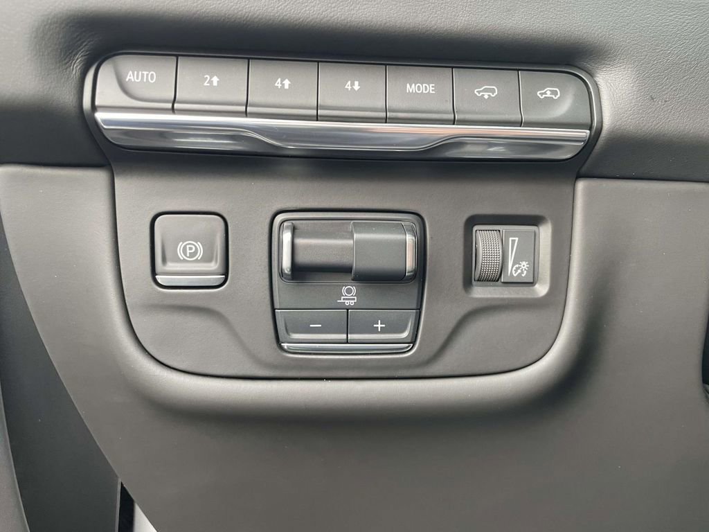 Certified 2025 Cadillac Escalade ESV Sport Platinum image 23