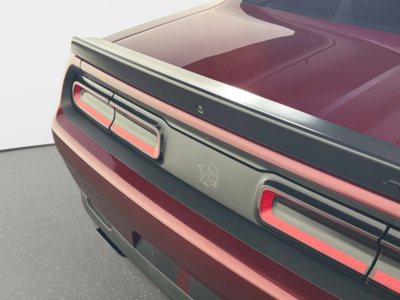 Used 2018 Dodge Challenger SRT Hellcat RWD image 17