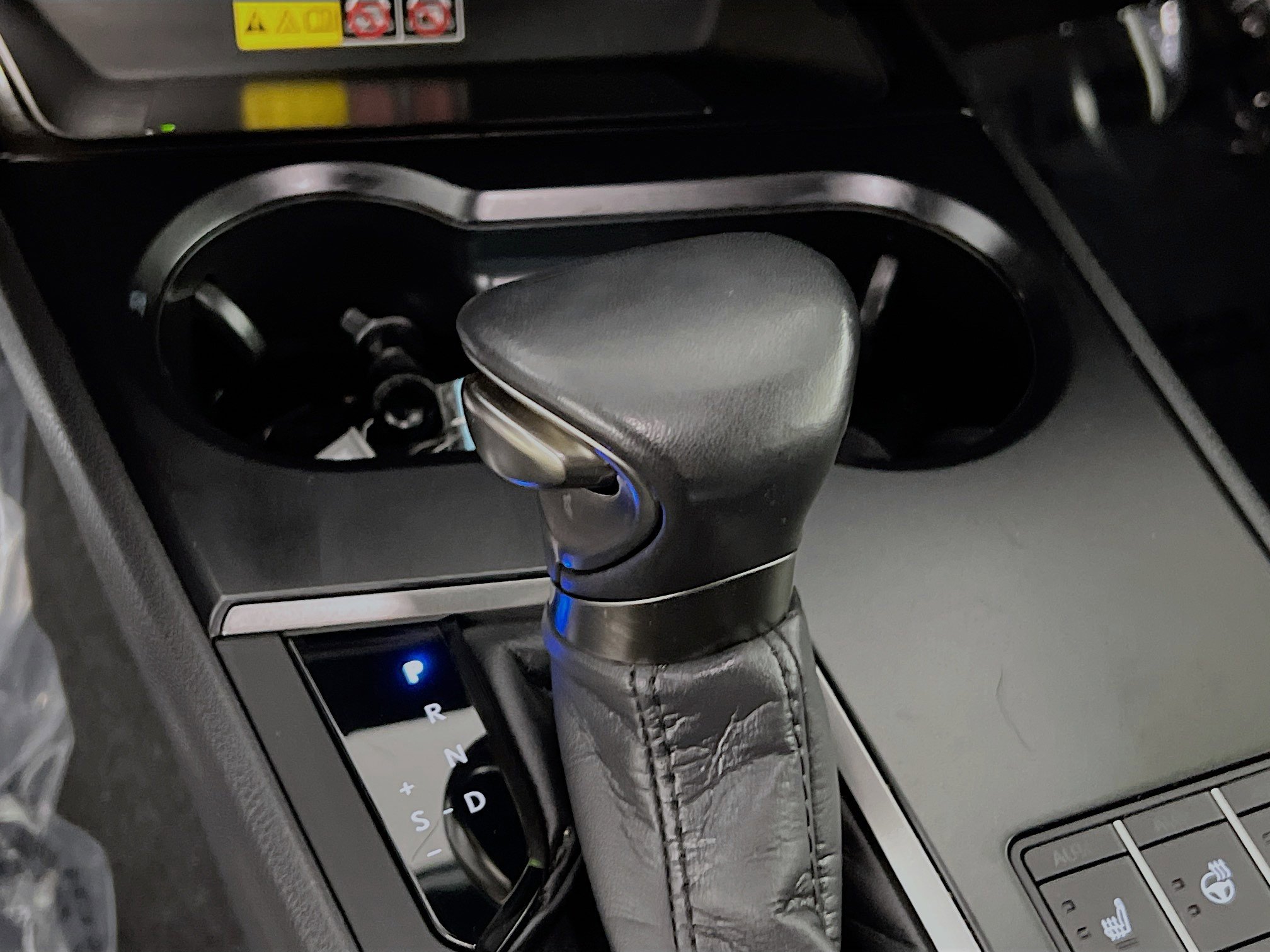 Used 2024 Lexus UX 250h 250h Premium image 24