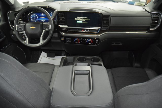 Used 2025 Chevrolet Silverado 2500 LT image 34