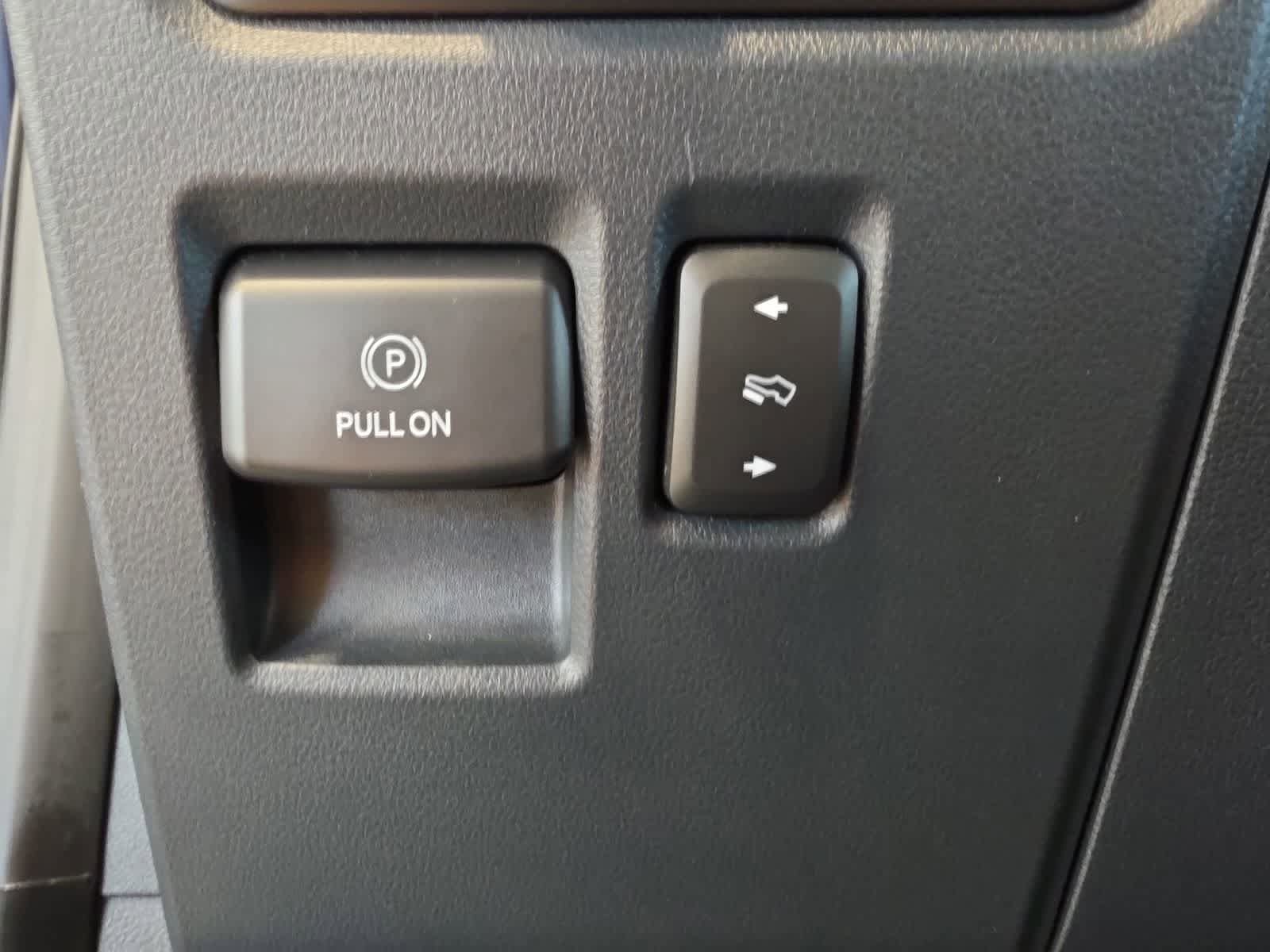 Used 2022 Ford Expedition Limited AWD/4WD image 21