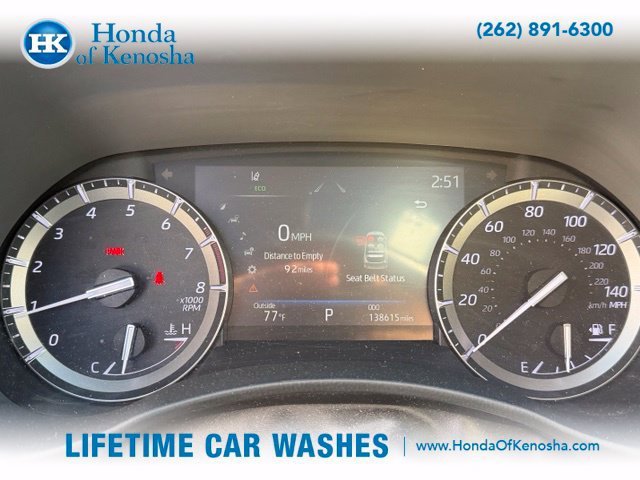 Used 2020 Toyota Highlander XLE AWD/4WD image 9