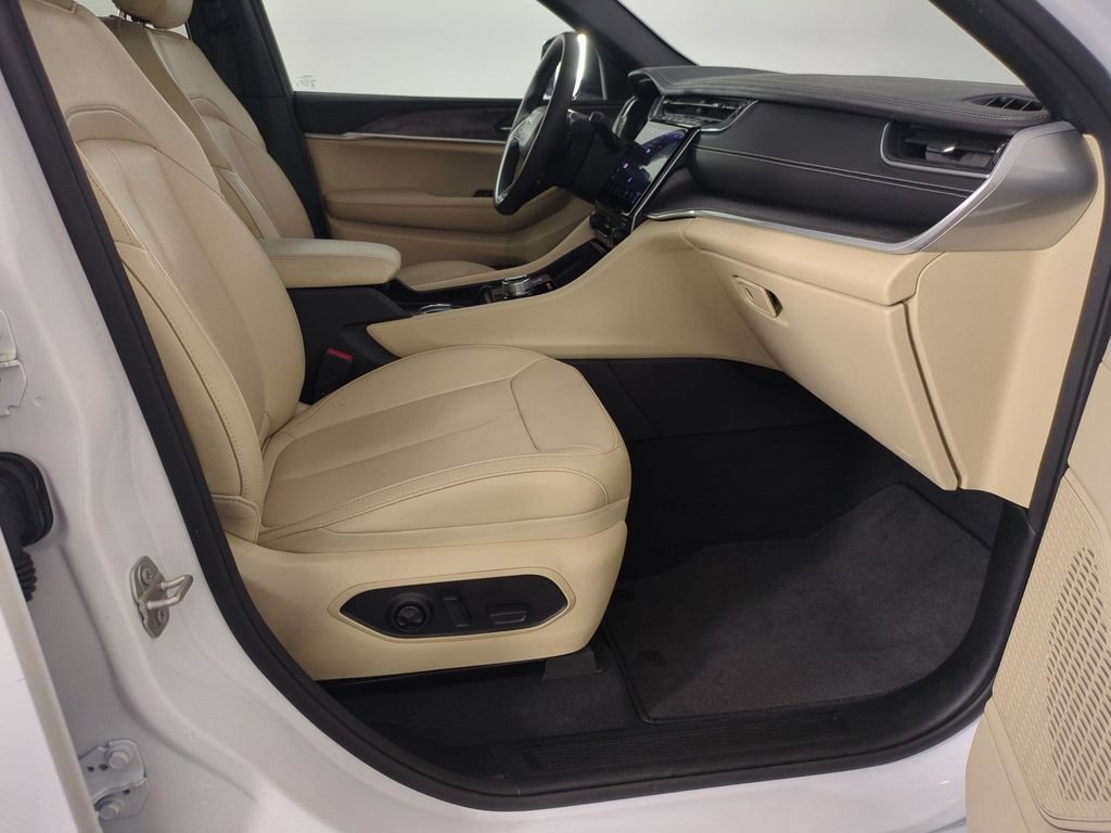 Used 2024 Jeep Grand Cherokee L Limited AWD/4WD image 35