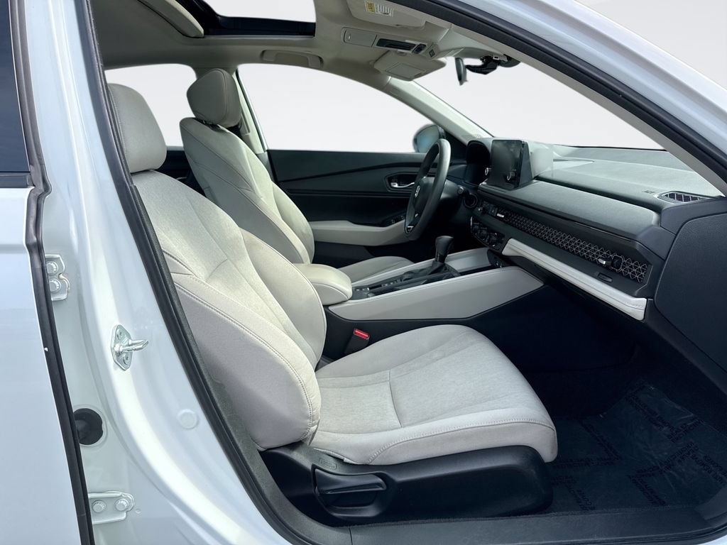 Used 2023 Honda Accord EX image 26