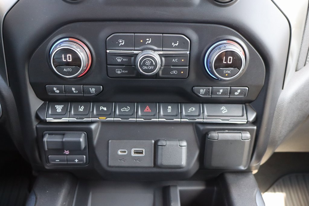 Used 2021 Chevrolet Silverado 3500 LTZ w/ LTZ Convenience Package image 11