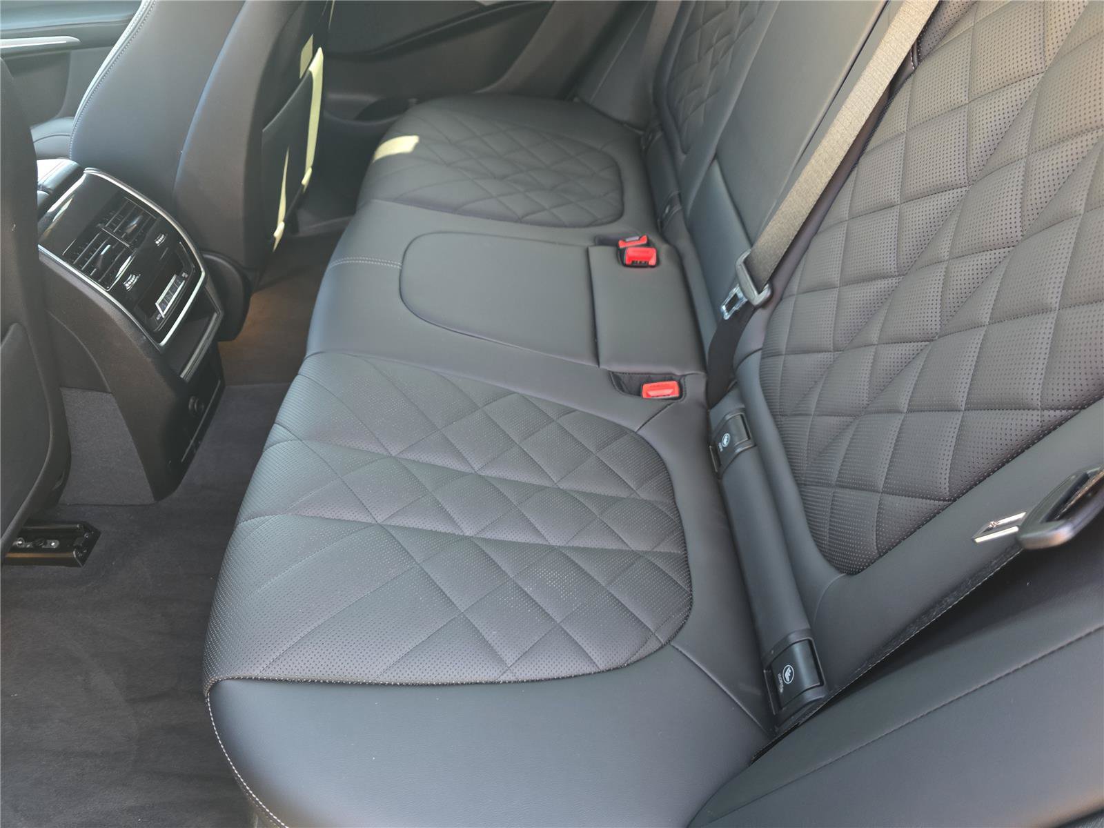Used 2023 BMW X5 sDrive40i w/ Premium Package RWD image 13