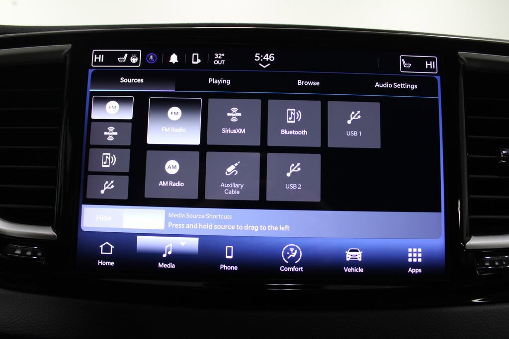 Used 2024 Chrysler Pacifica Touring-L image 43