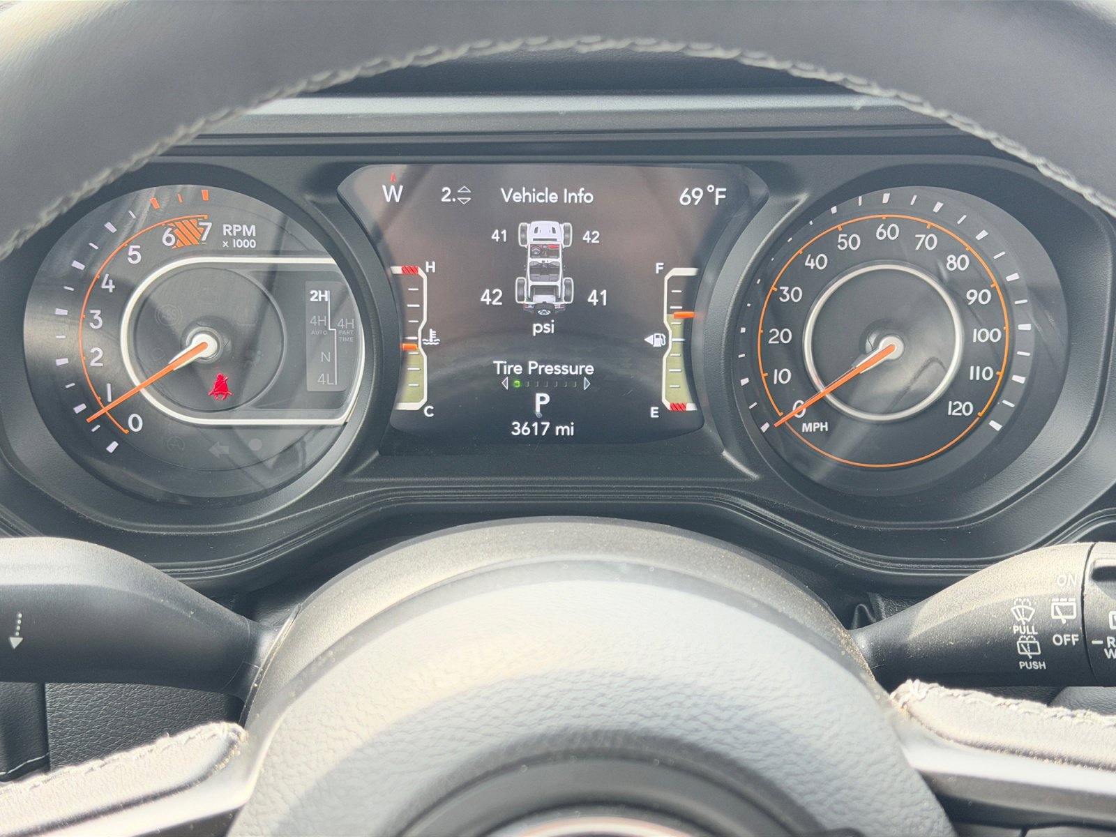 Used 2025 Jeep Wrangler Unlimited Rubicon AWD/4WD image 37