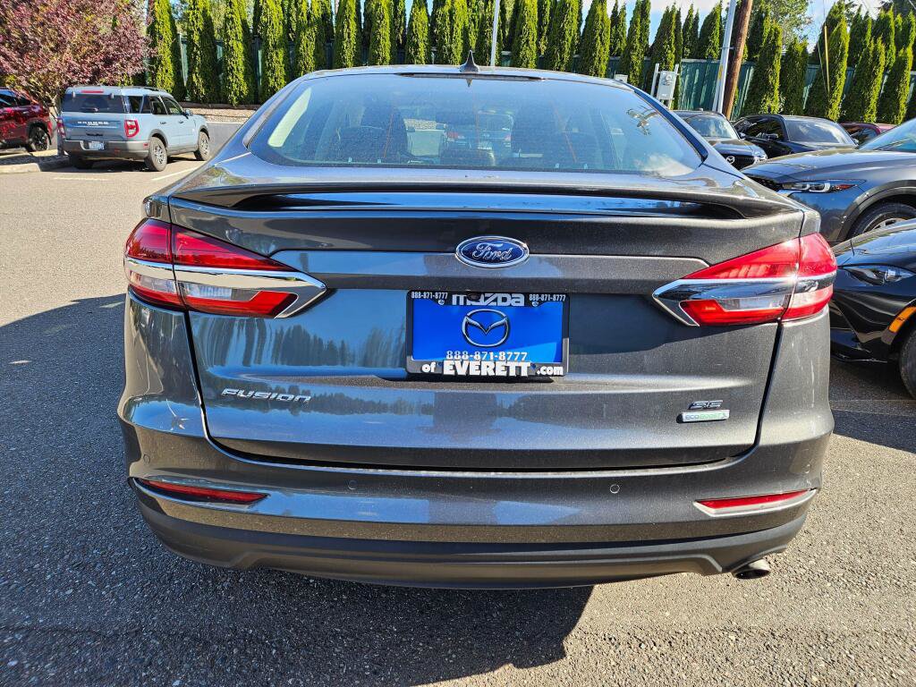 Used 2019 Ford Fusion SE w/ Equipment Group 151A FWD image 4