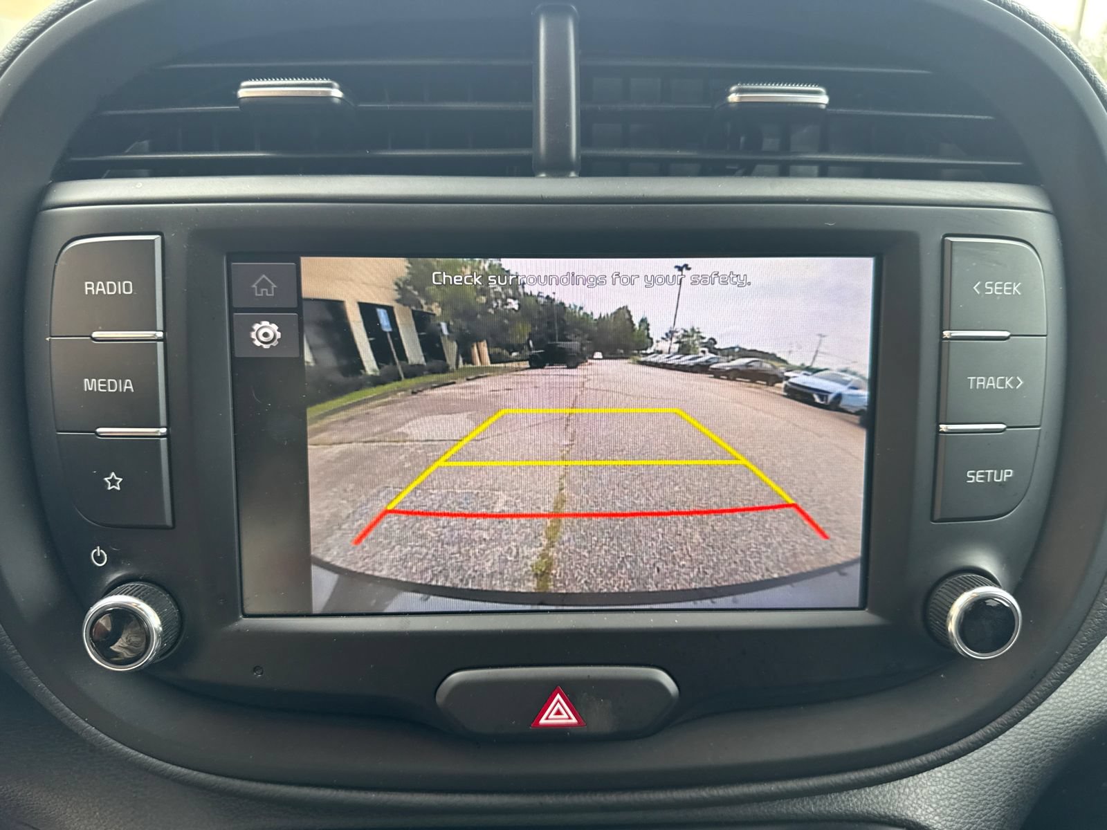 Used 2025 Kia Soul LX w/ LX Technology Package FWD image 28