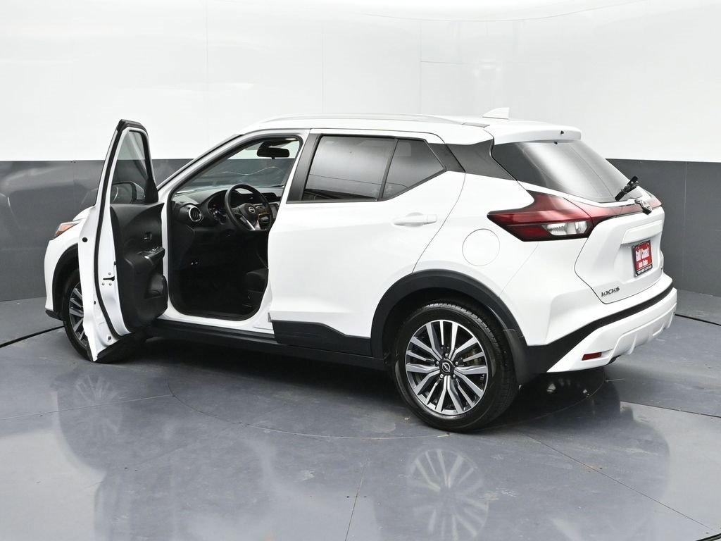 Used 2022 Nissan Kicks SV image 25