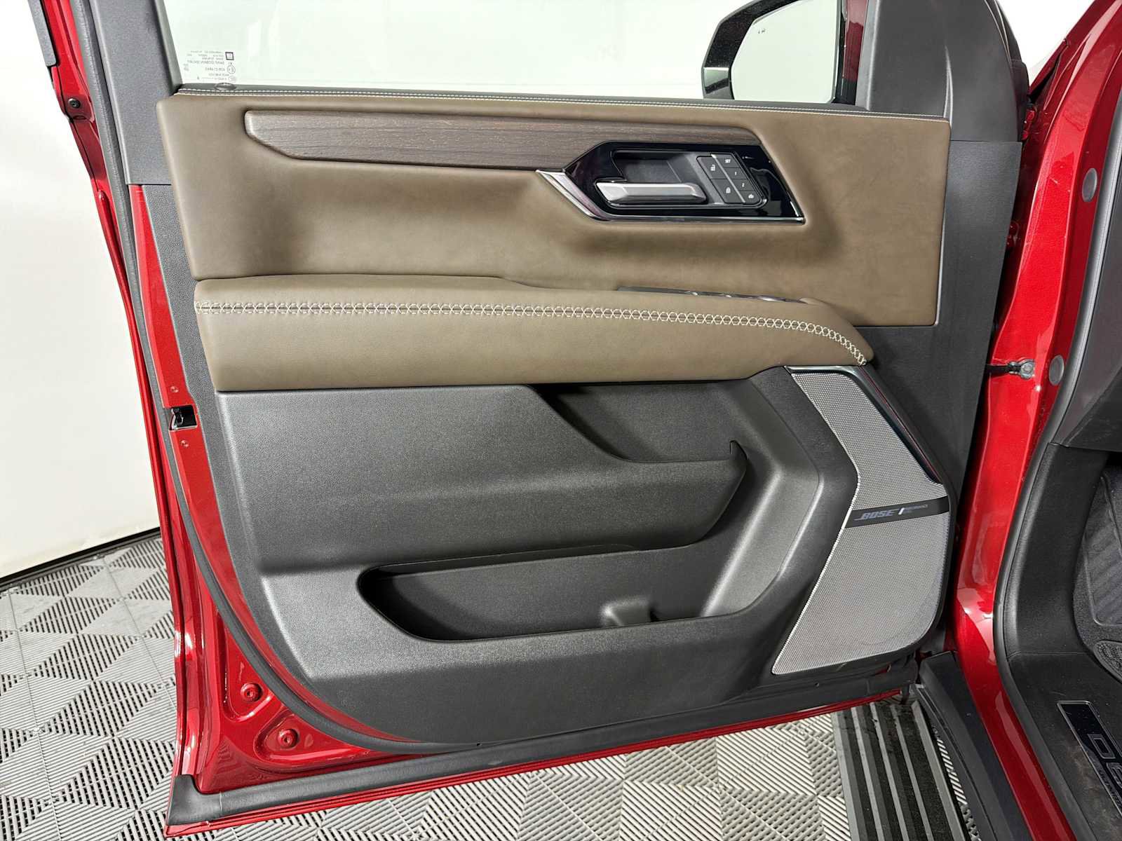 New 2026 GMC Yukon Denali Ultimate AWD/4WD image 10
