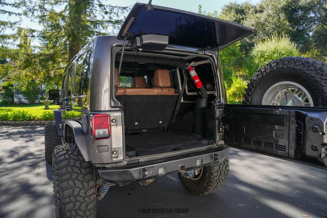 Used 2016 Jeep Wrangler Unlimited Rubicon w/ Connectivity Group image 55