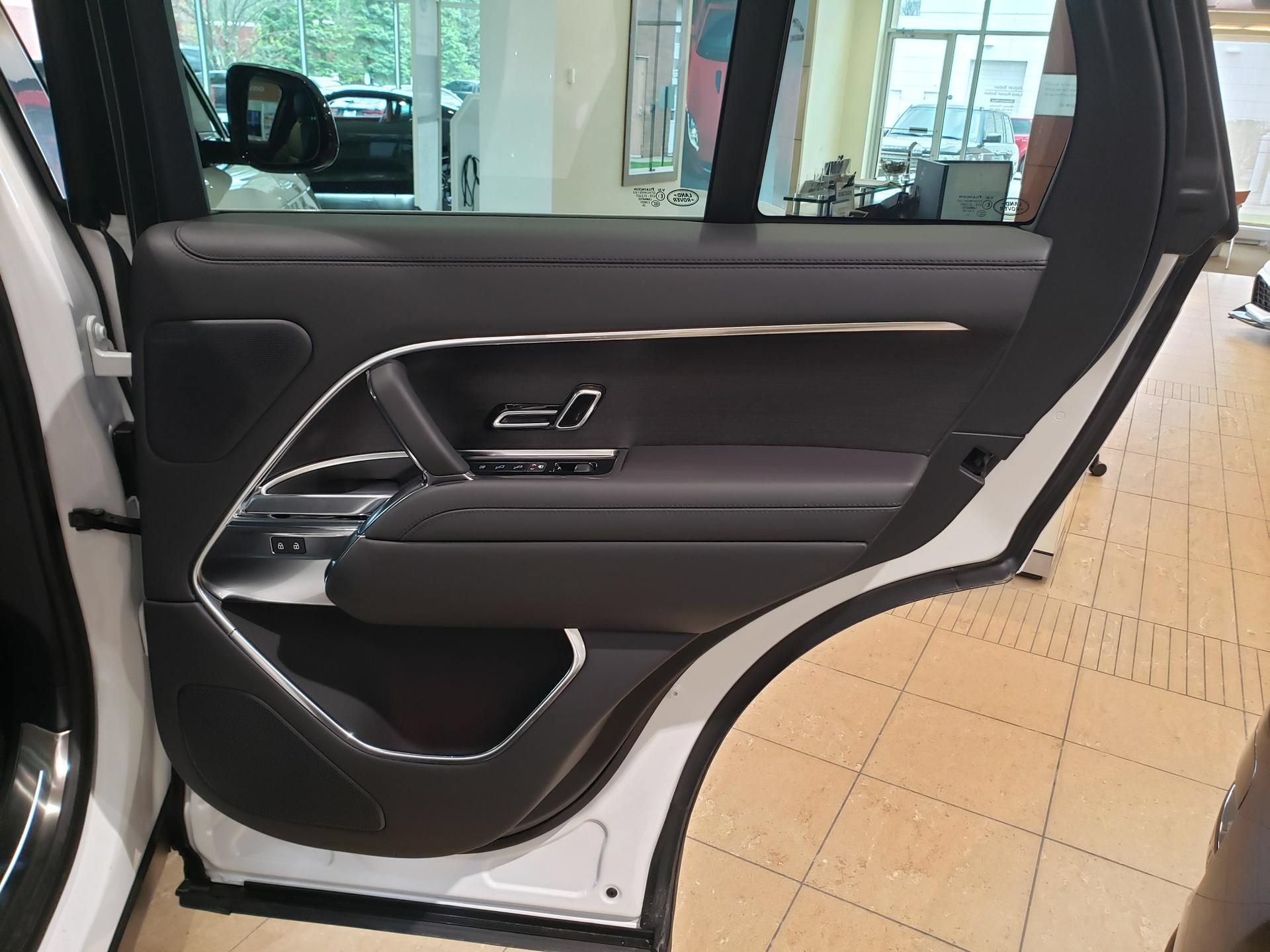 New 2026 Land Rover Range Rover SE AWD/4WD image 14