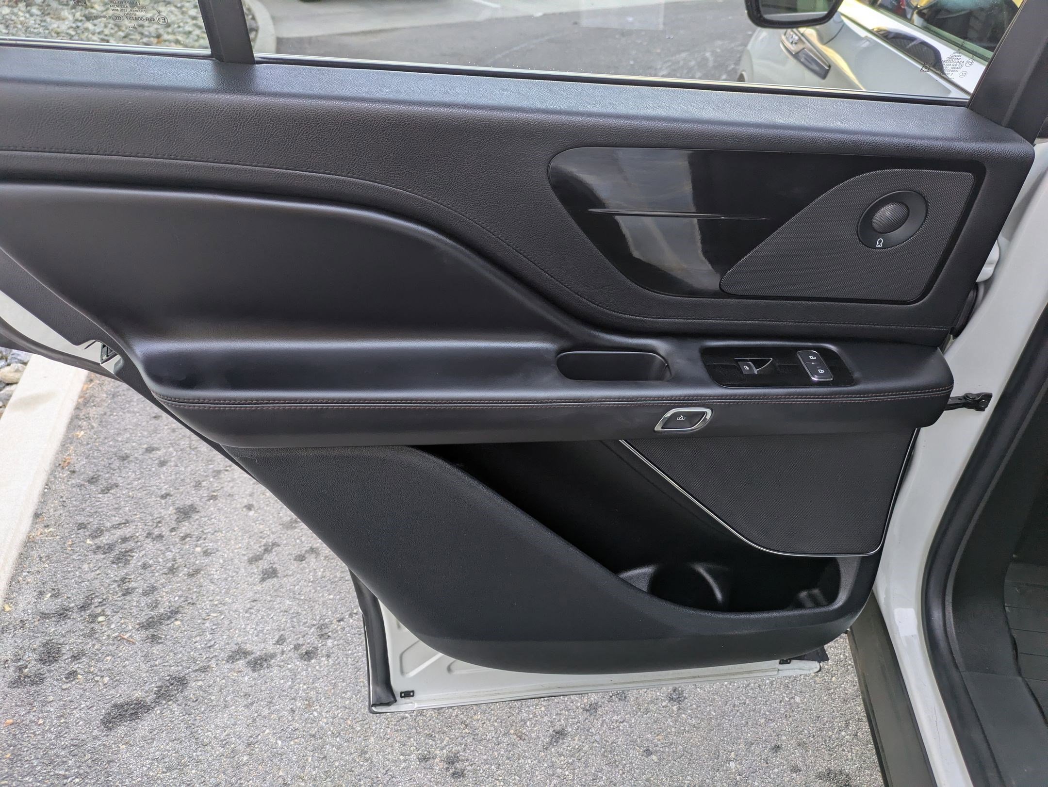 Used 2022 Lincoln Aviator Reserve w/ Elements Package Plus image 31