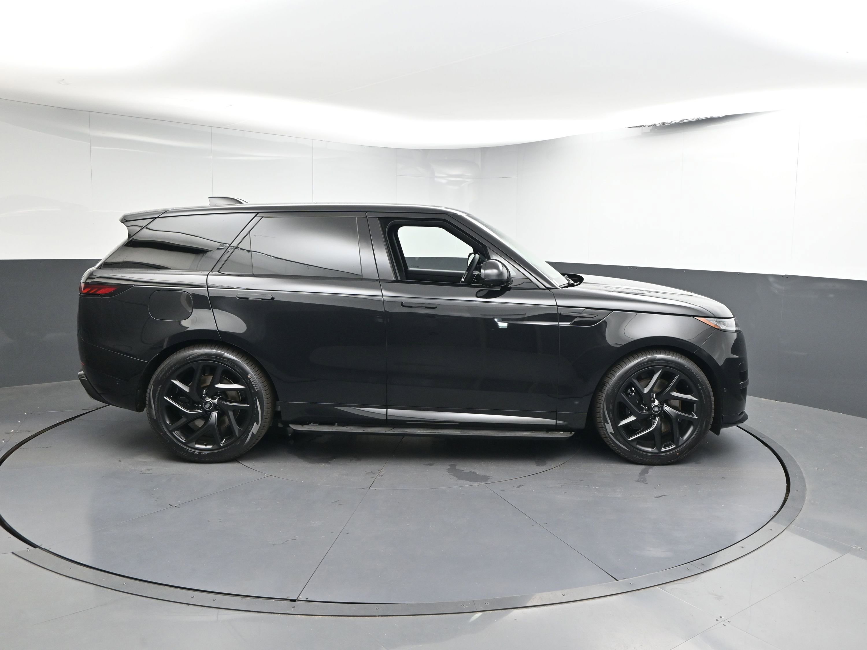 New 2025 Land Rover Range Rover Sport Dynamic SE image 25