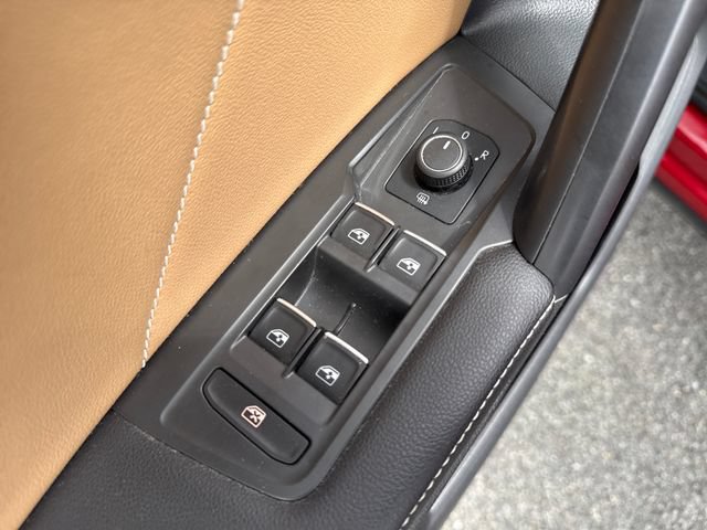 Used 2022 Volkswagen Tiguan SE AWD/4WD image 25