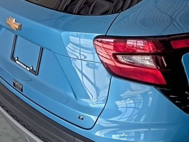 Used 2025 Chevrolet Trax LT w/ Driver Confidence Package image 15