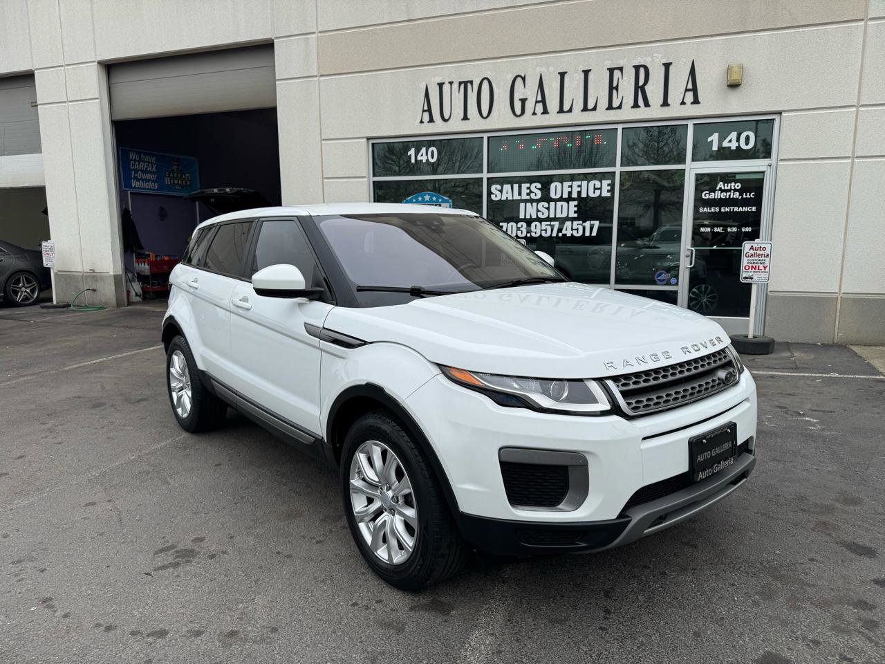 Used 2016 Land Rover Range Rover Evoque SE AWD/4WD image 2