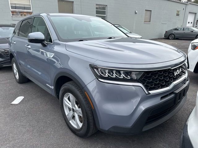 Used 2023 Kia Sorento LX image 1