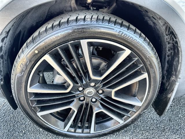 Used 2020 Volvo XC40 T5 R-Design image 18