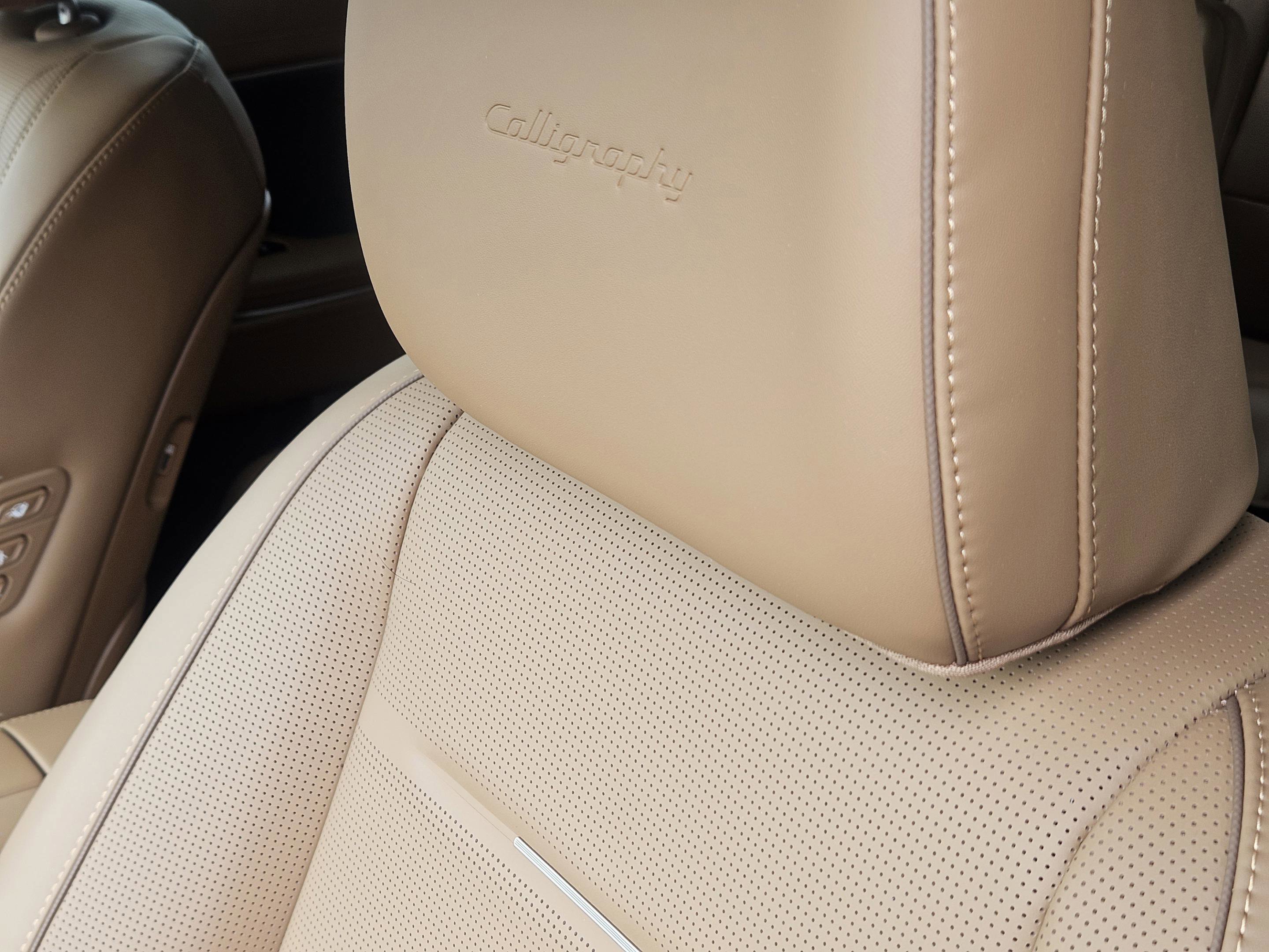 Used 2026 Hyundai Palisade Calligraphy image 7