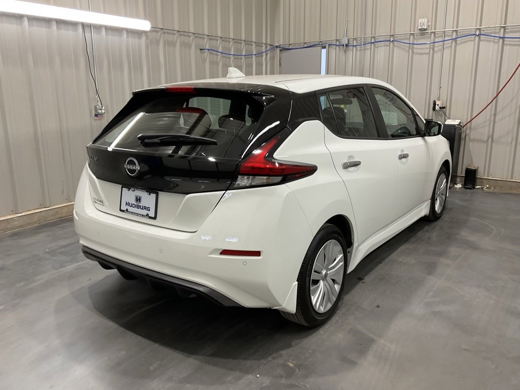 Used 2025 Nissan Leaf S image 22