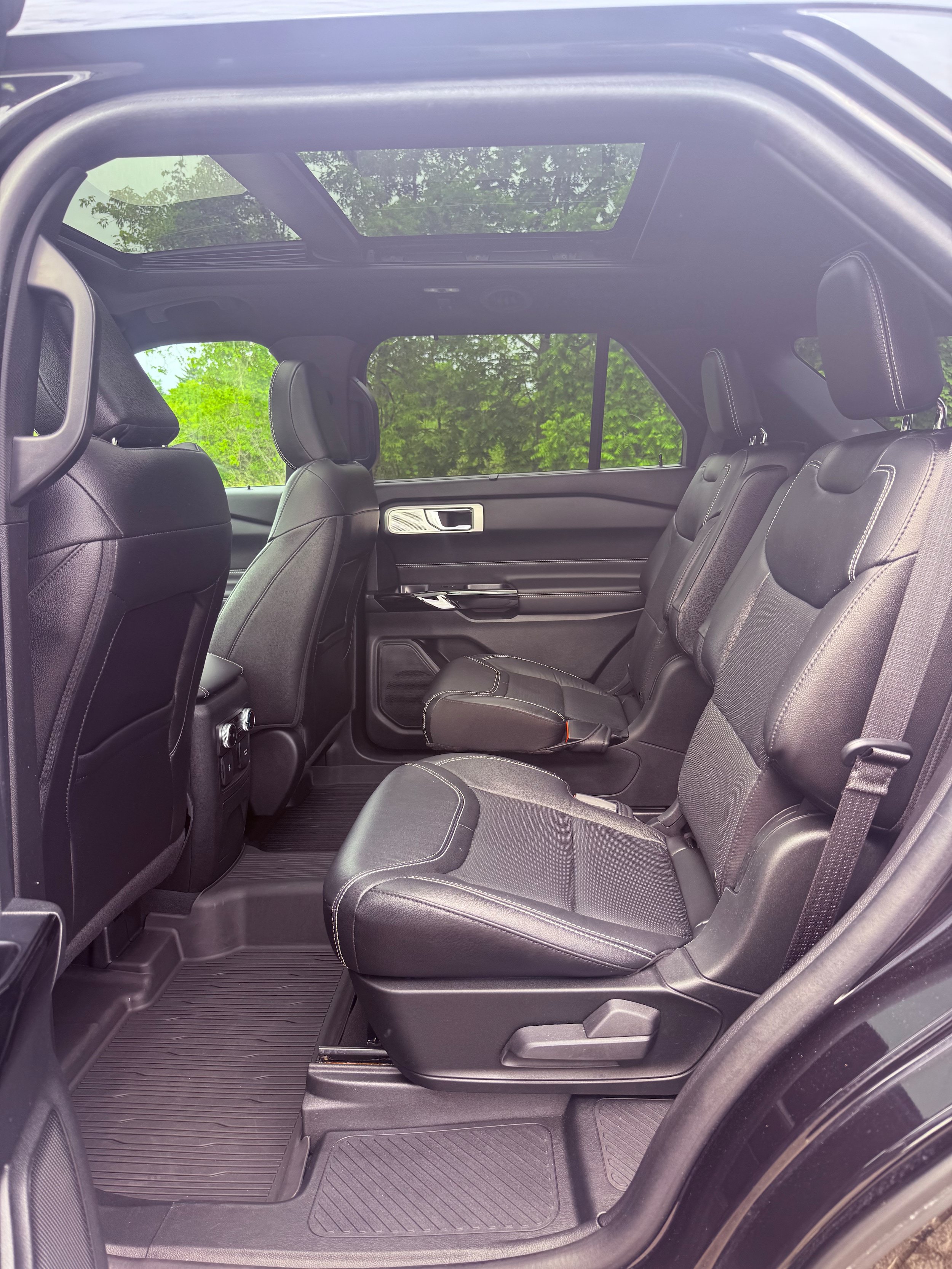 Used 2022 Ford Explorer ST w/ Equipment Group 401A AWD/4WD image 18