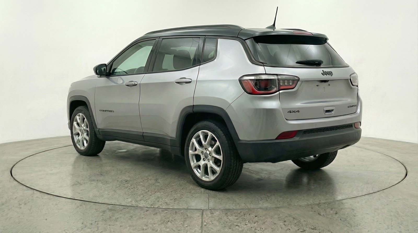 Used 2025 Jeep Compass Limited image 6