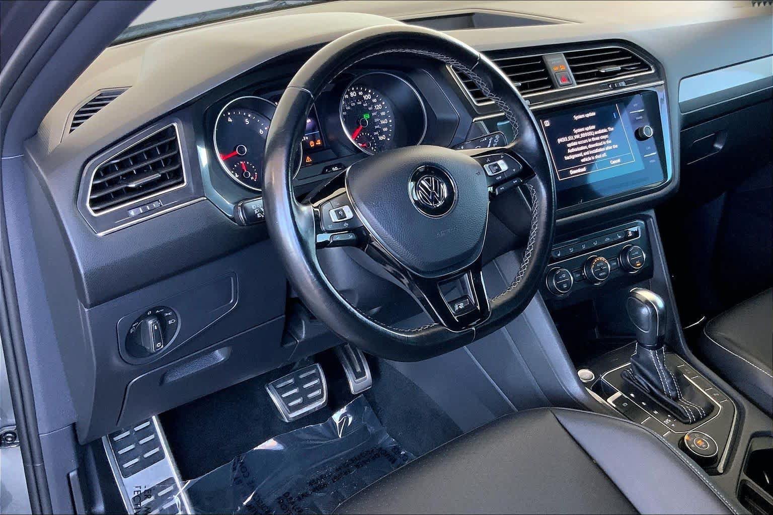 Used 2021 Volkswagen Tiguan SE R-Line AWD/4WD image 18