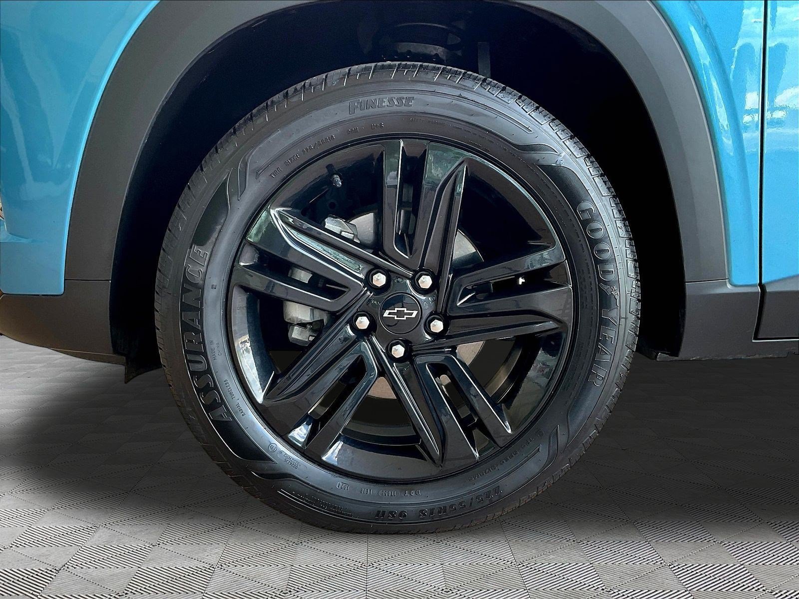 Used 2025 Chevrolet Trax ACTIV FWD image 31