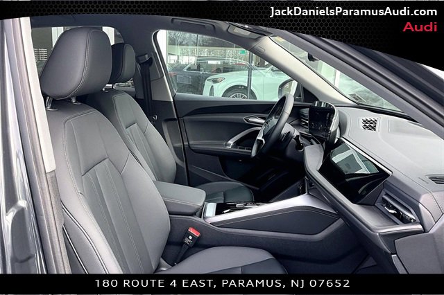Used 2025 Audi Q5 Premium w/ Convenience Package image 7