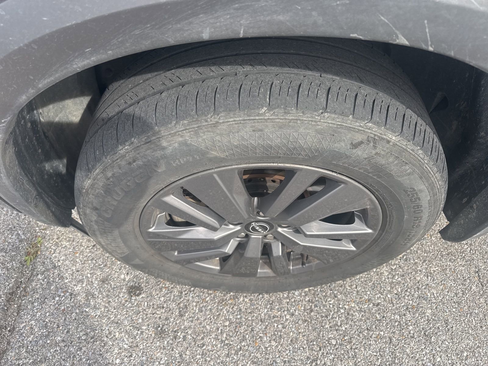 Used 2025 Nissan Pathfinder SV image 11