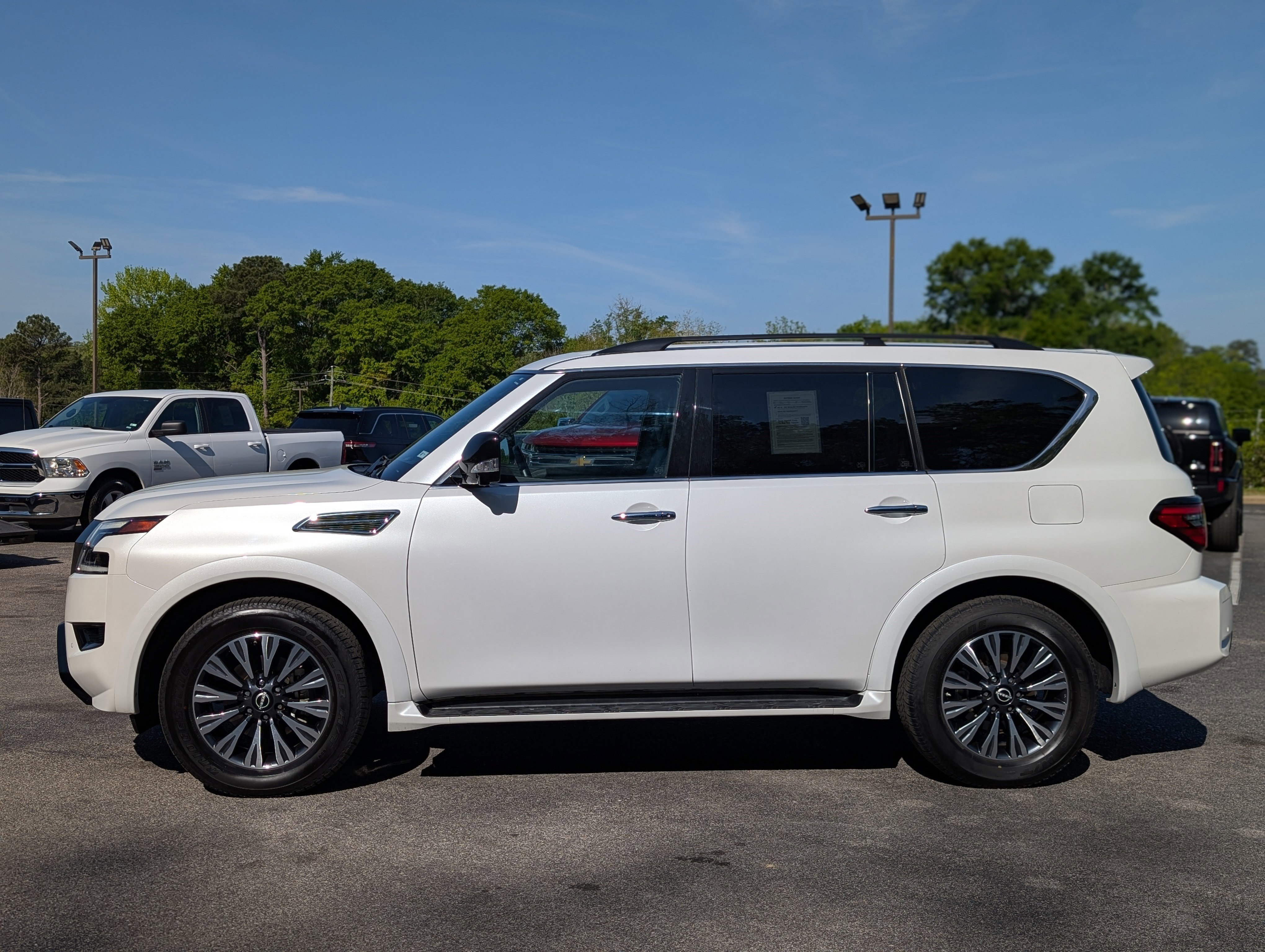 Used 2023 Nissan Armada SL w/ Midnight Edition Package image 6