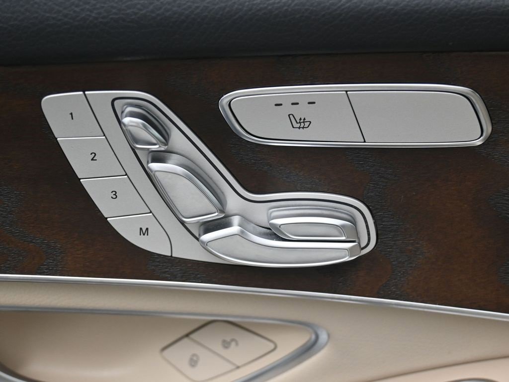 Used 2021 Mercedes-Benz GLC 300 4MATIC image 15