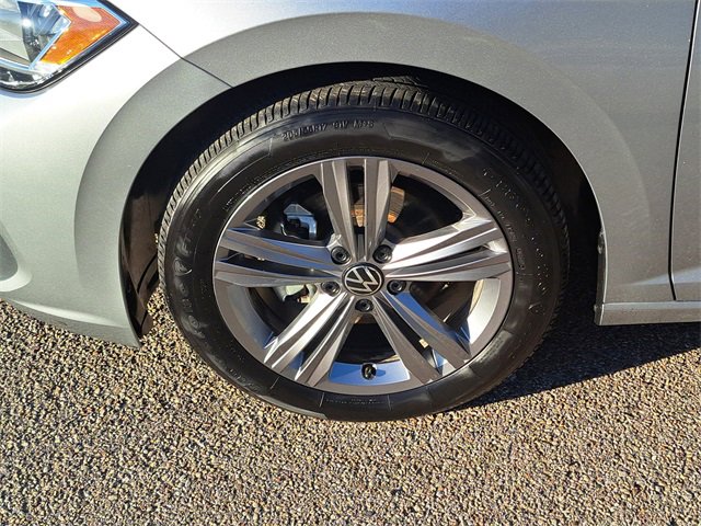 Used 2024 Volkswagen Jetta SE image 9