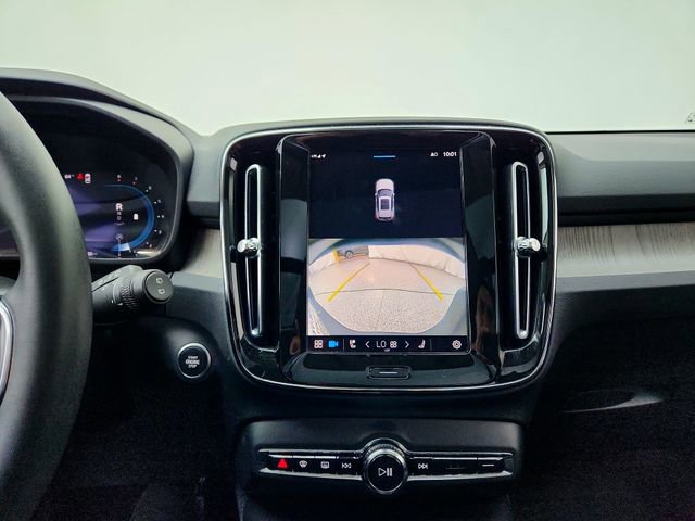 Used 2023 Volvo XC40 B5 Plus w/ Driver Assist Package image 24
