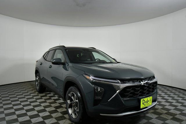 New 2026 Chevrolet Trax LT w/ Driver Confidence Package image 8