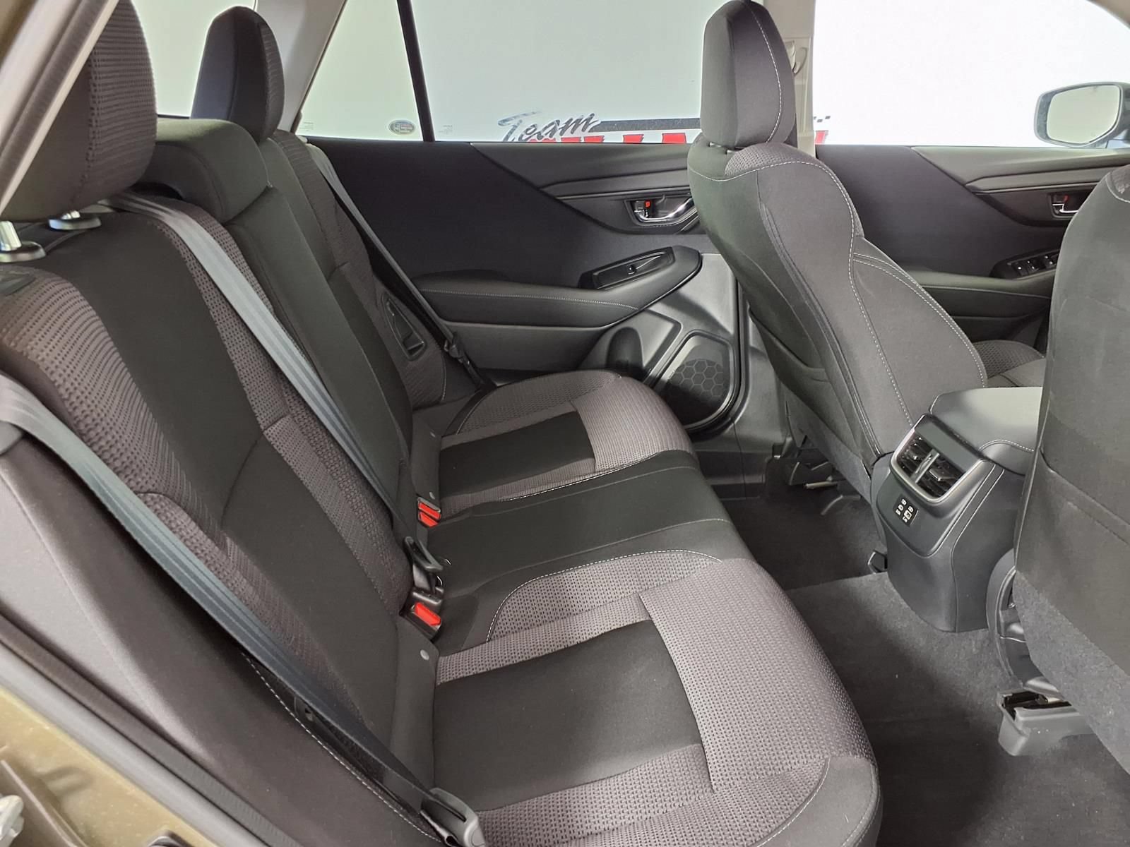 Certified 2025 Subaru Outback Premium AWD/4WD image 9