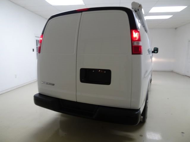 Used 2017 Chevrolet Express 2500 Extended image 8