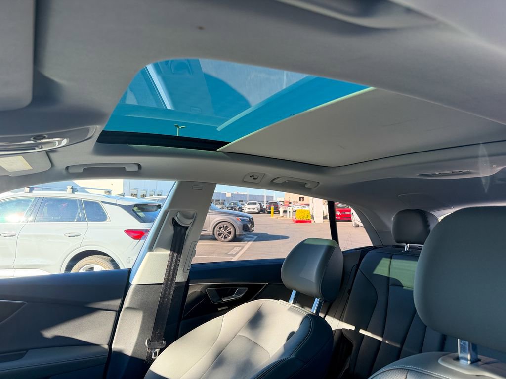 Used 2025 Audi Q8 Premium Plus w/ Premium Plus Package image 27