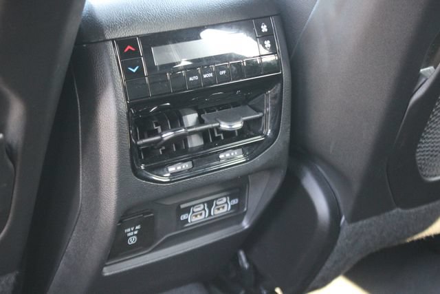 Used 2024 Jeep Grand Cherokee L Altitude AWD/4WD image 22