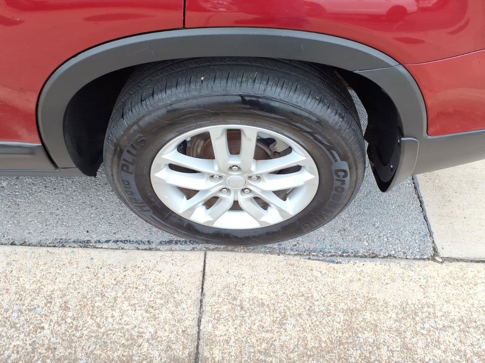 Used 2015 Kia Sorento LX image 7