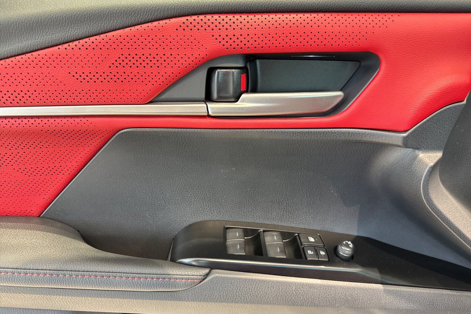 New 2026 Toyota Camry XSE FWD image 9