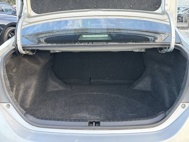 Used 2015 Toyota Corolla LE FWD image 12